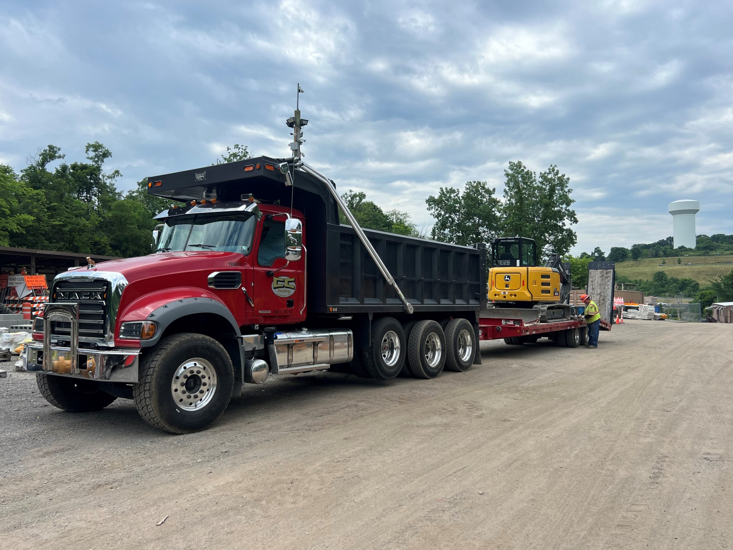 666c706e45add_CC Hauling red Truck with Trailer